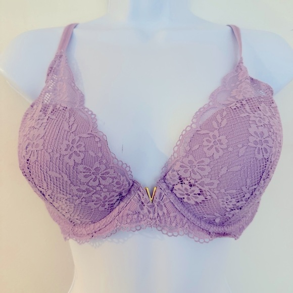 Victoria's Secret Freedom Cloud Elegant Plunge Lace Bra Size 36D NWT 💚 - Picture 1 of 13